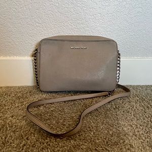 Michael Kors crossbody. Lightly used.